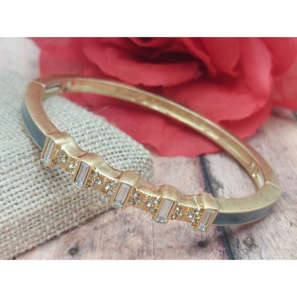 Lia Sophia Gray Enamel Gold Tone Stretchable Bangle Bracelet Baguette Crystals - Picture 1 of 12